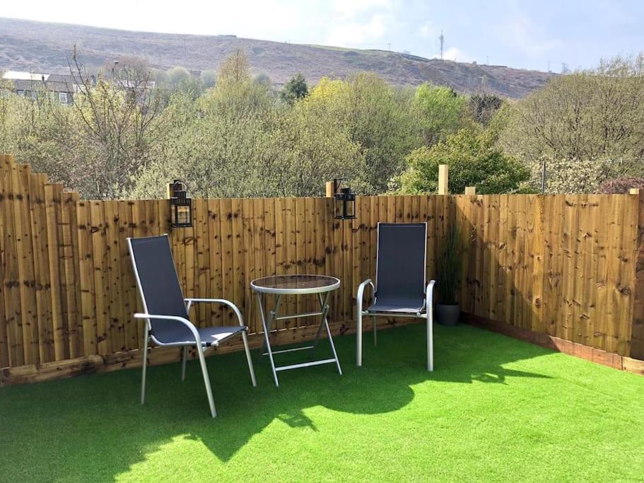 Rhondda Valleys With Breathtaking Riverside Views Llwynypia Zewnętrze zdjęcie